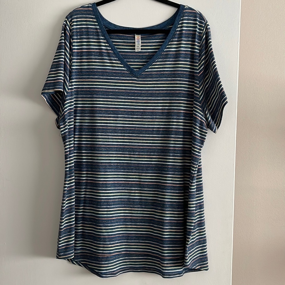 LuLaRoe Christy Tee
